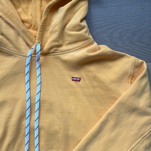 NWOT Levi’s hoodie - Picture 2 of 5